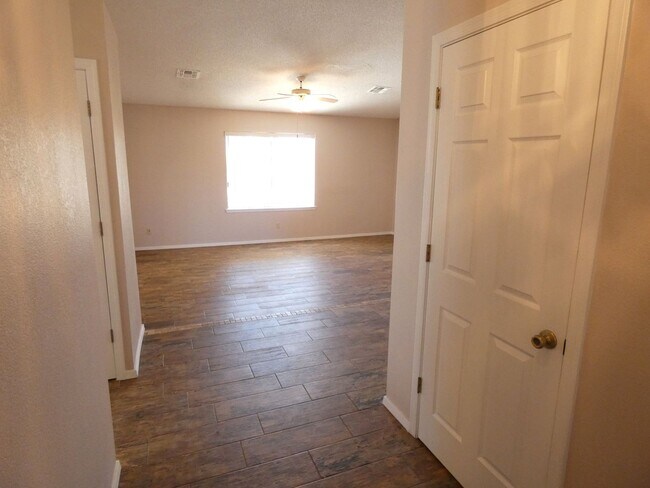 3444 Sundial Dr