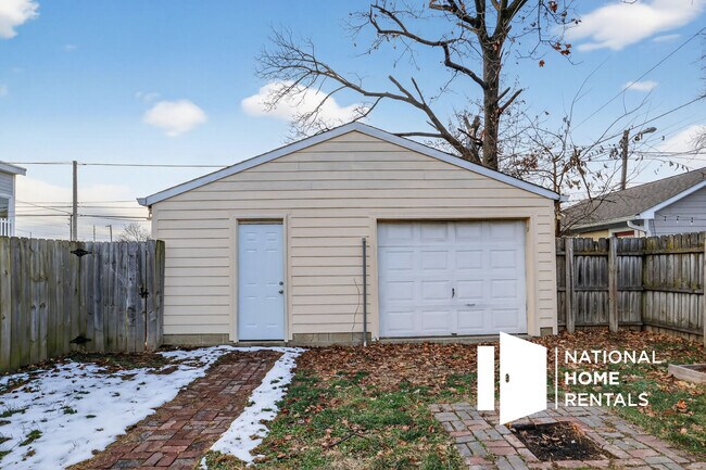 Photo - 1418 Olive St