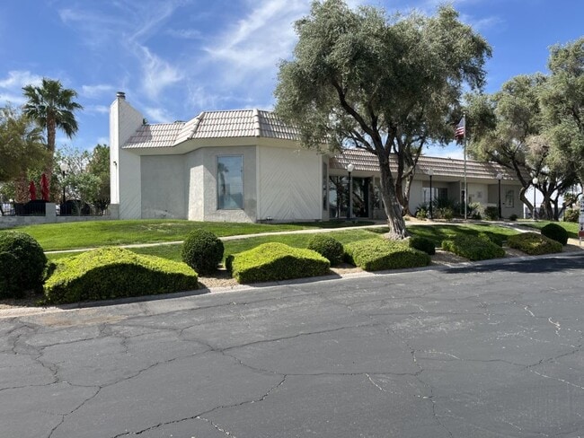 Photo - 5303 E Twain Ave