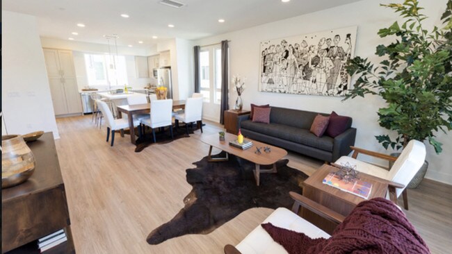 Photo - 10736 Bloomfield St