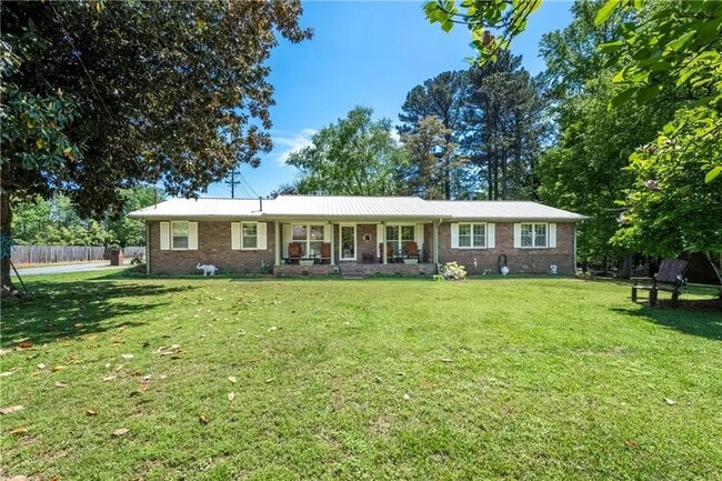 Room in House on Morgan Rd
