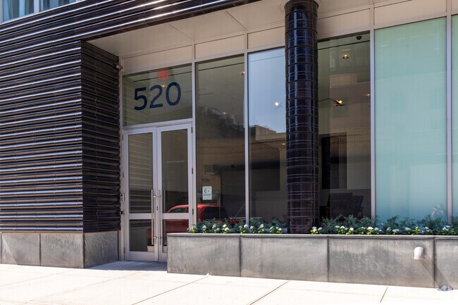 Photo - 520 W 19th St