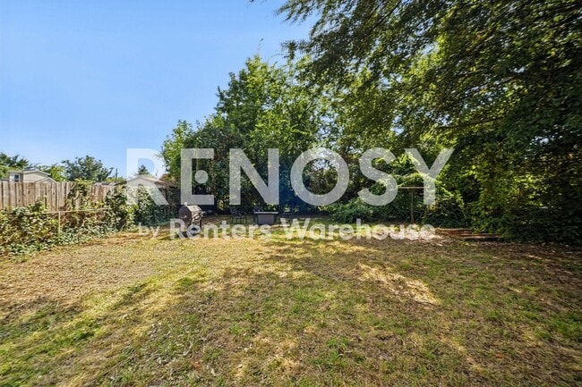 981 Wolcott Ave