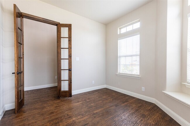 3312 Blue Jay Ln