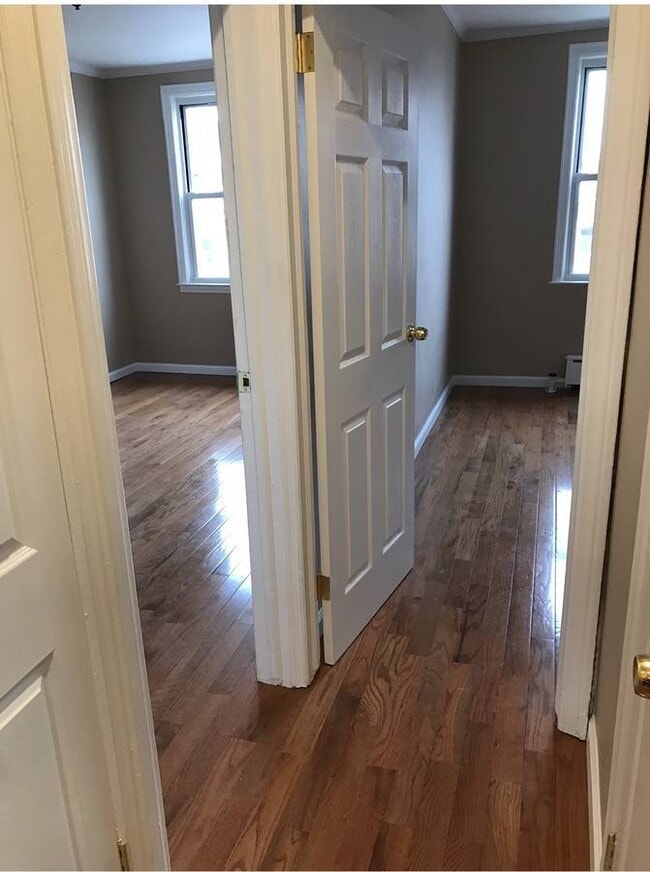 Photo - 25-28-80 45th St