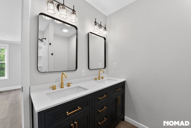 Photo - 866 Wellman St