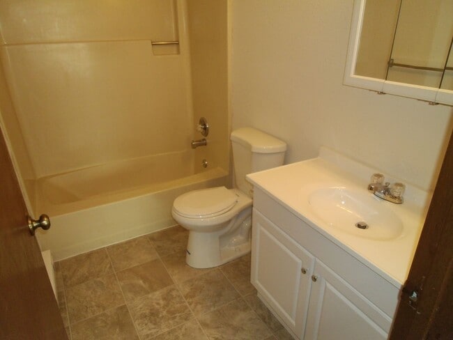 Photo - 2 Bedroom, 1 Bathroom Apartment Unit 2