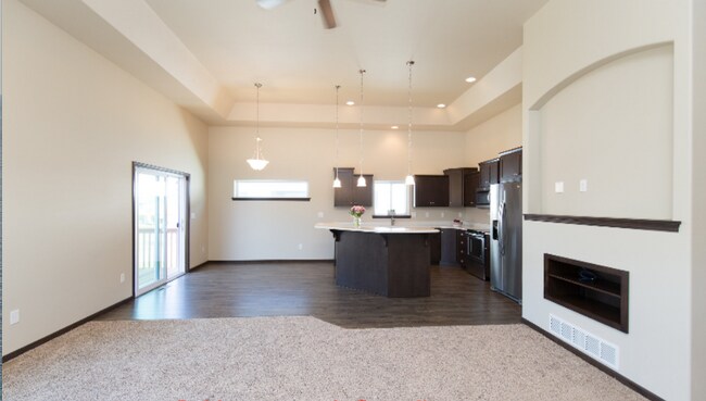 Photo - 2722 Divide St W