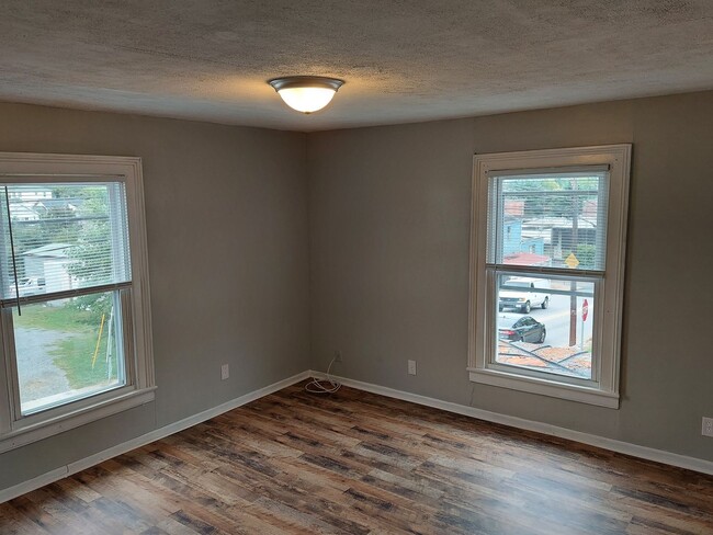 Photo - 607 Winthrop St Unit 607-2 Winthrop