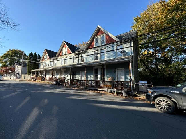 Photo - 325 E Church St