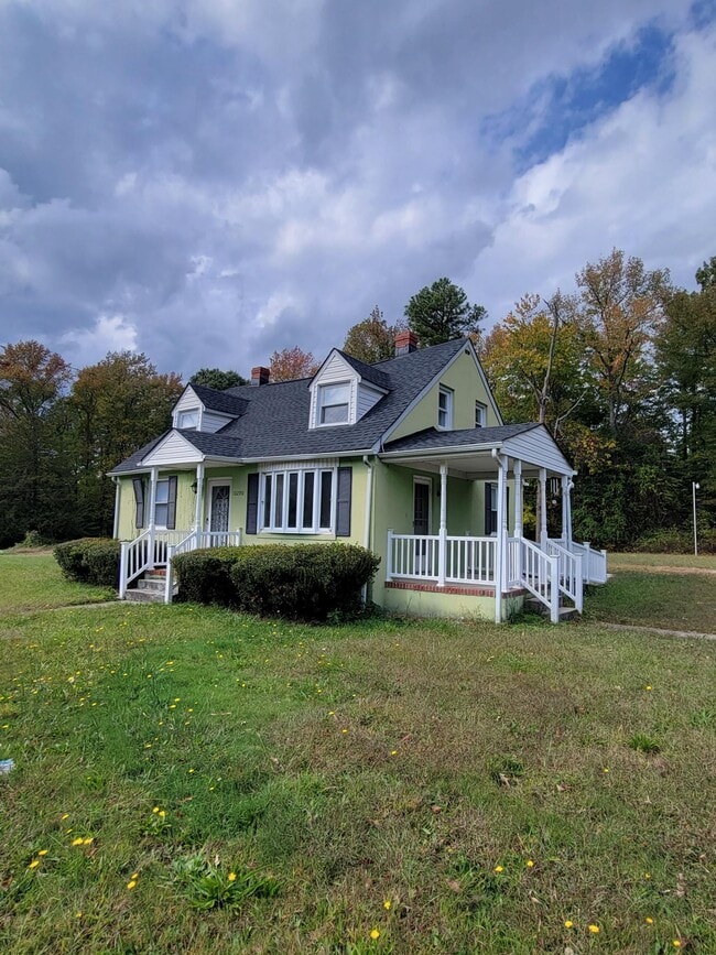 Photo - 10290 Lewistown Rd House