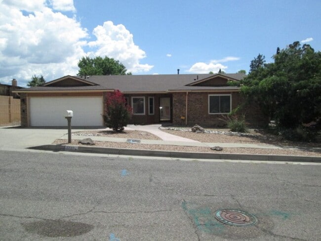 Desireable NE Heights - Desireable NE Heights House
