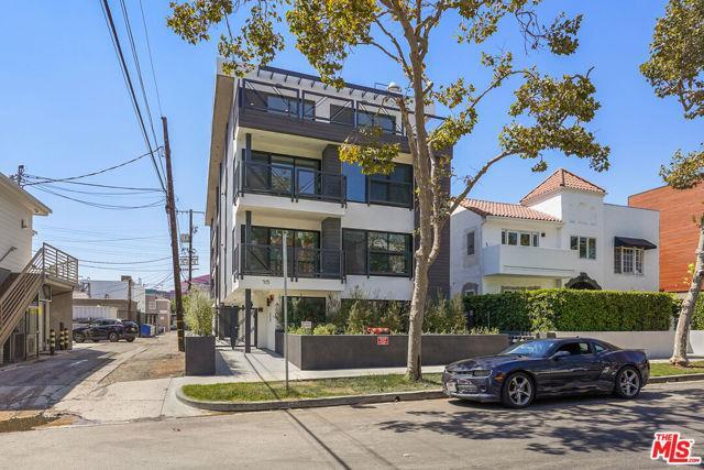 Photo - 715 N Alfred St Condo