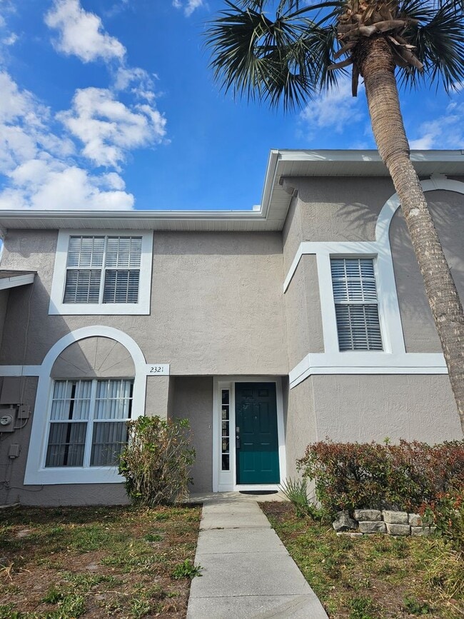Building Photo - 3 Bedroom 2.5 Bath Townhouse in Gated Community