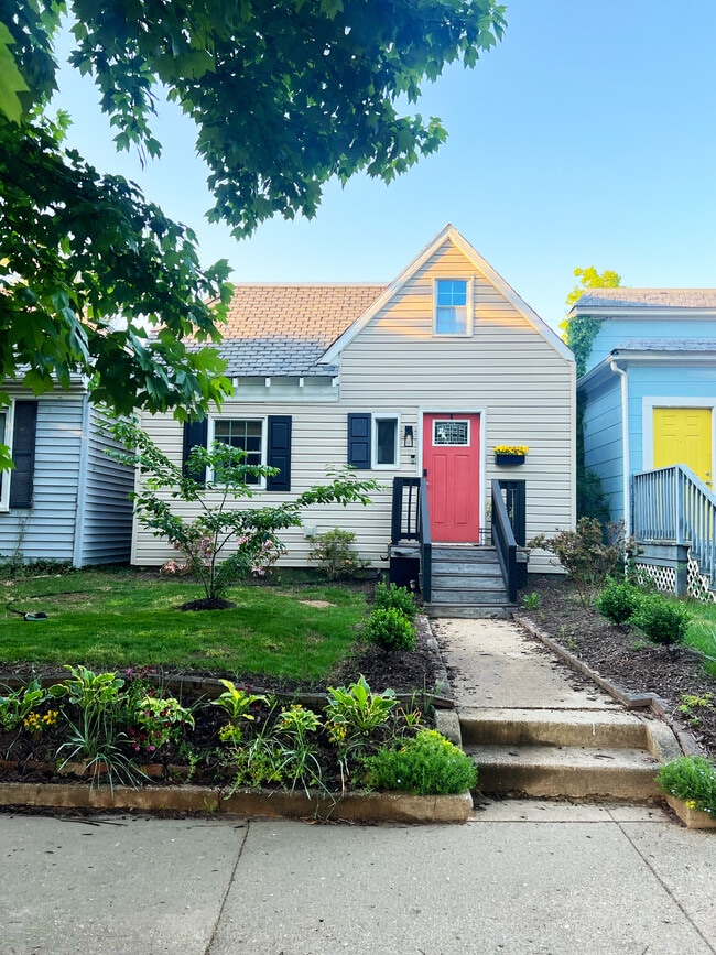 Photo - 2006 Maplewood Ave