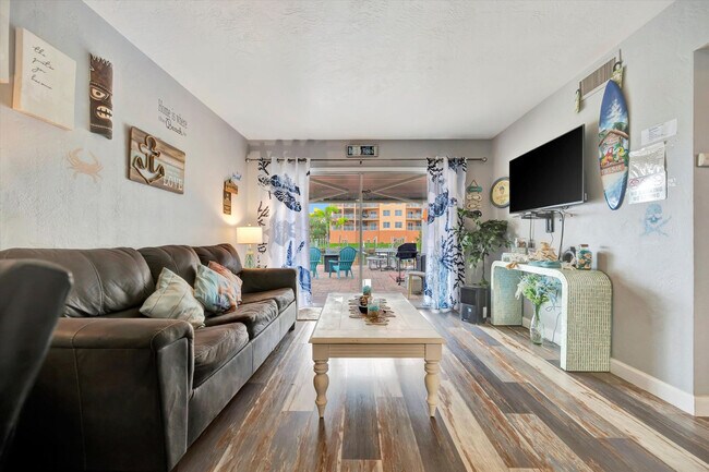 Photo - 11420 1st St E Unidad ID1302347P