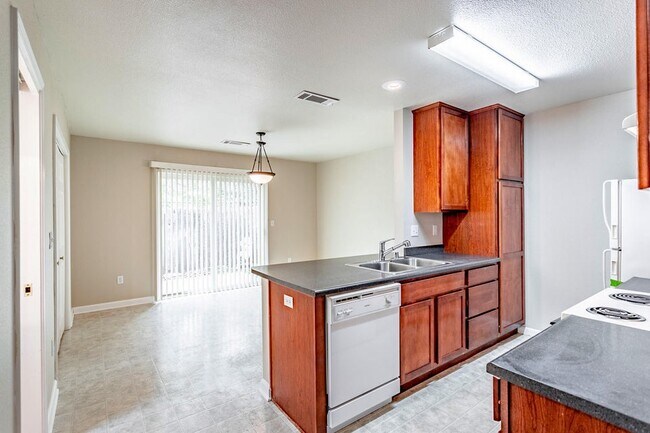 Kitchen - 1765 Laurel Avenue