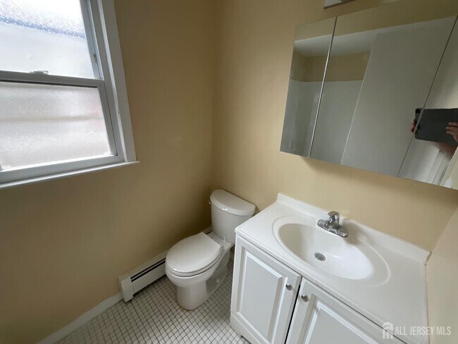 60 Glenn Dr
