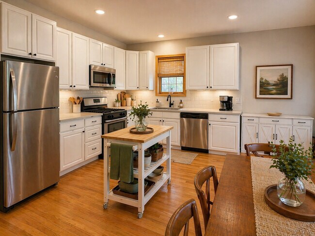 Photo - 1463 N Leavitt St