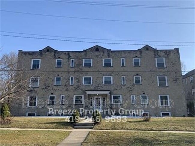 Photo - 1945 Ottawa Dr House