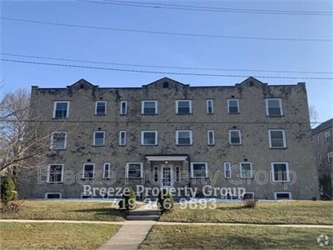 Building Photo - 1945 Ottawa Dr Rental
