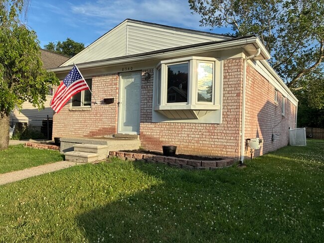 Photo - 8540 Central