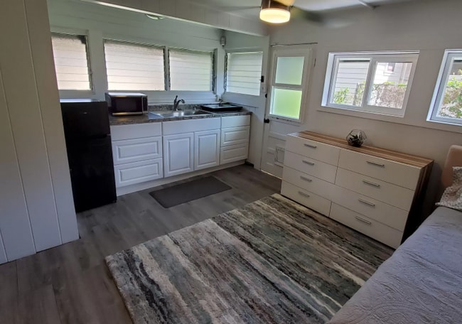 Photo - 2477 E Manoa Rd