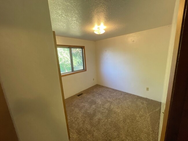 Photo - 347 SW Ewen St