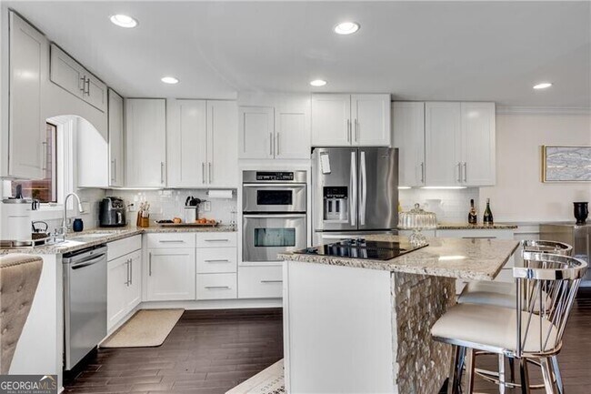 Photo - 54 Basswood Cir NE