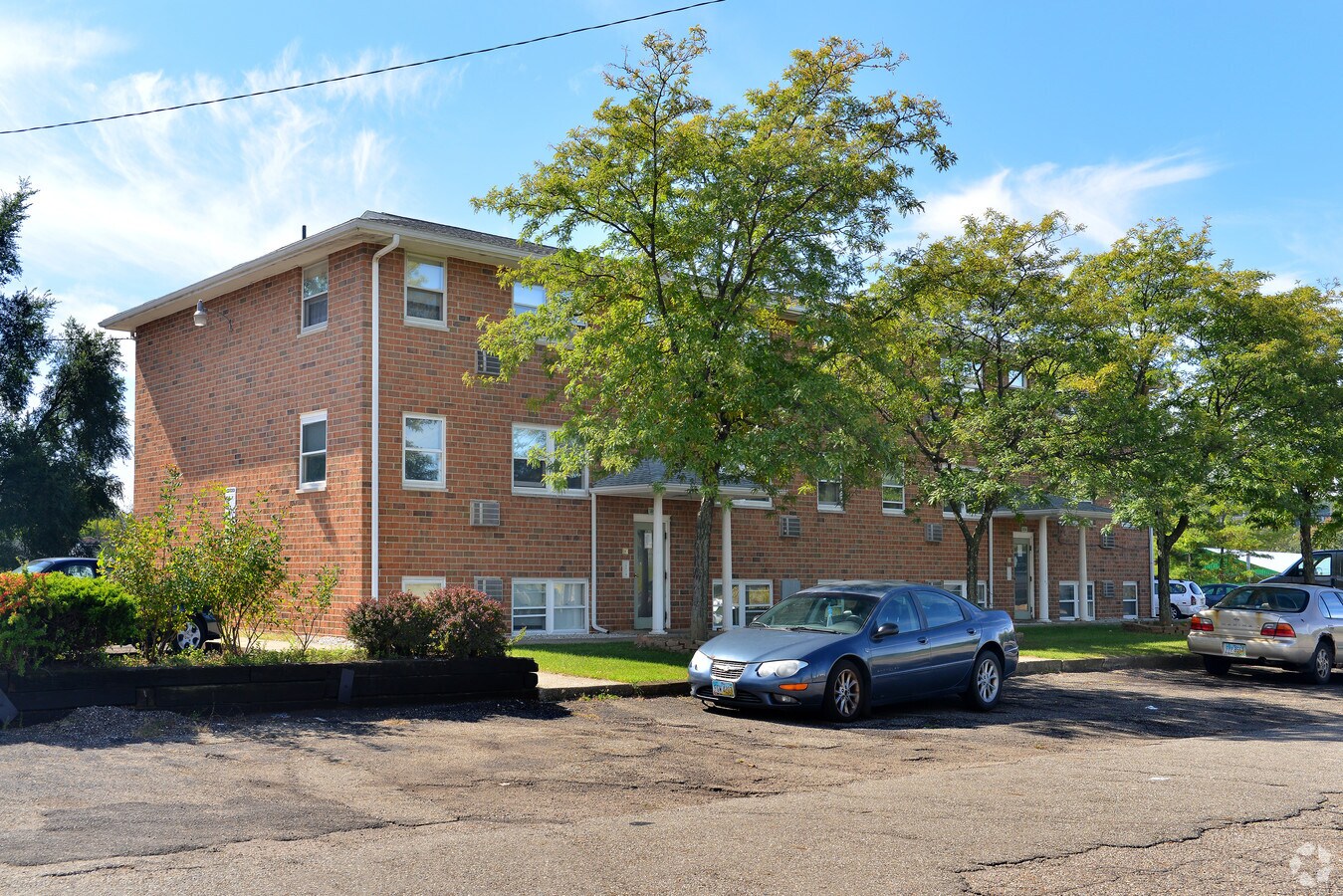 2520 Roberts Ave NW - 2520 Roberts Ave NW Apartments