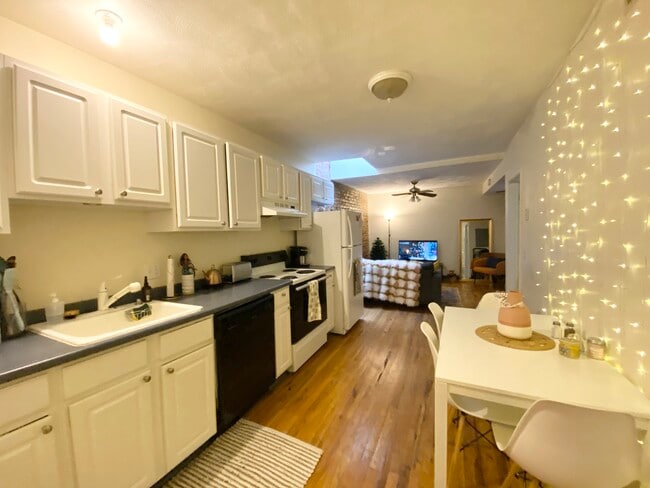 Photo - 838 Huntington Ave