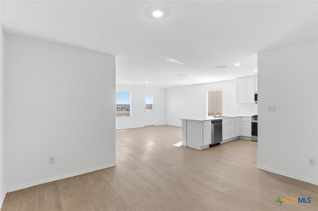 Photo - 310 Trinity River Holw