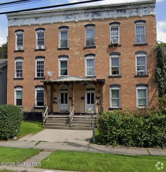 Building Photo - 57 1/2 Saratoga Ave Rental