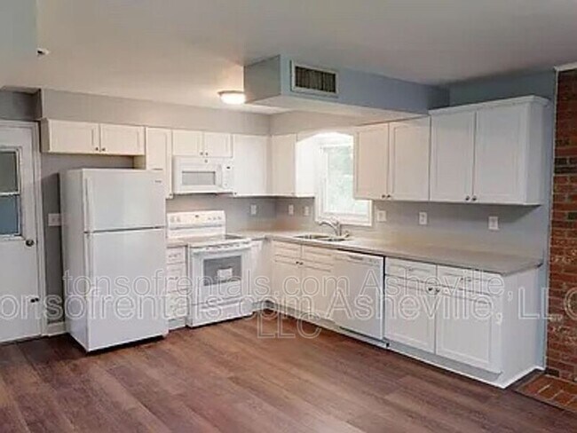 Photo - 708 Heatherwood Dr