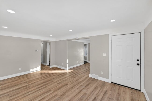 Photo - 20040 Regent Dr