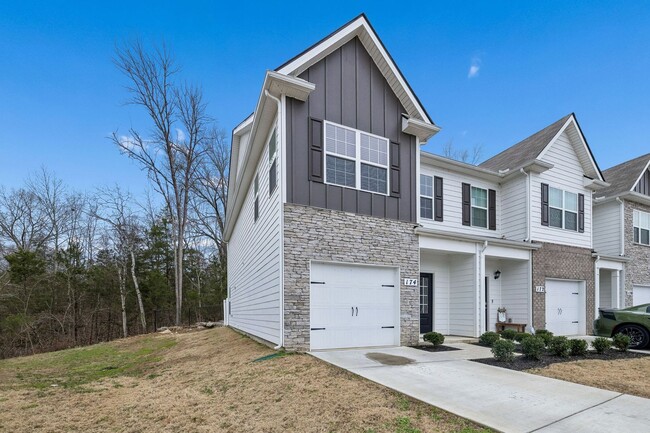 Photo - Welcome to Lewisburg Kings Landing