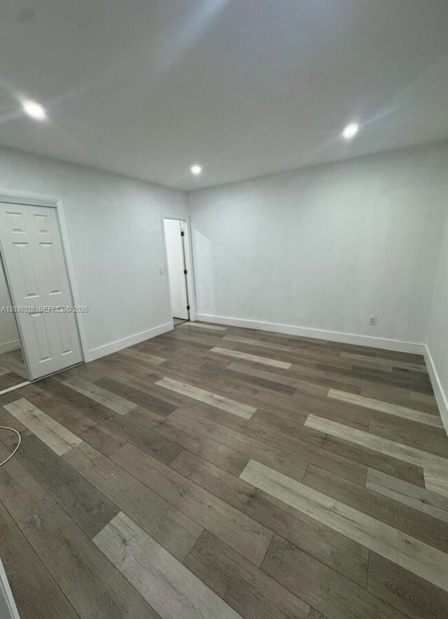 Photo - 5860 NW 193rd St Unidad 1
