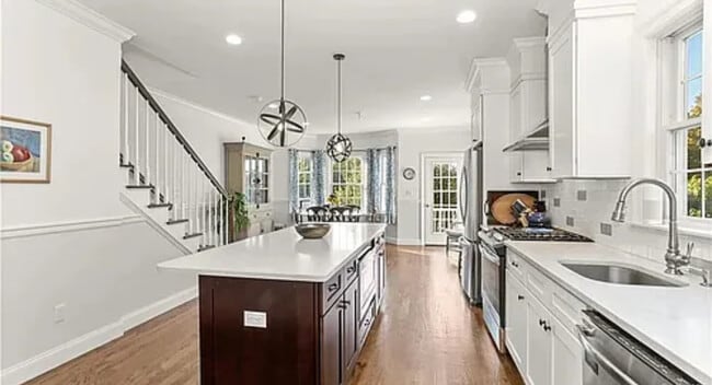 Photo - 229-229 Lincoln Ave