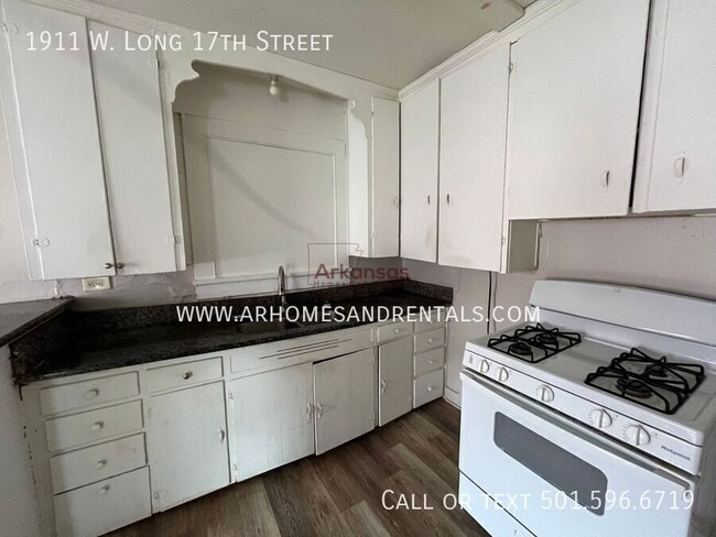 Photo - 1911 W Long 17th St