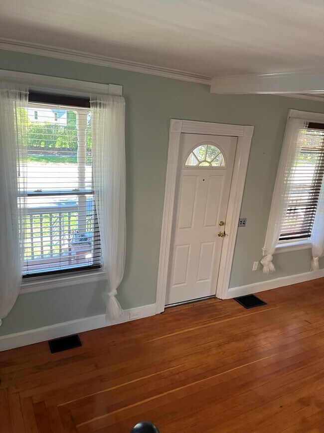 Photo - 1333 Narragansett Blvd