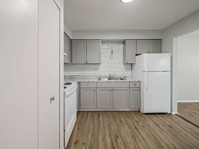 Photo - 211 Smt Rdg Dr Unit Apt D