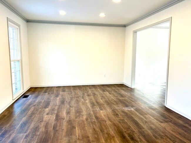 Photo - 6348 Torrence St