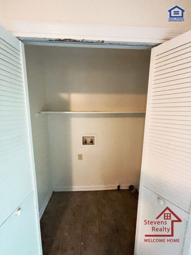 Photo - 402 Oriole Dr