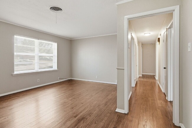 Photo - "Charming Home with an Expansive Backyard in a Convenient Fort Worth Location!"