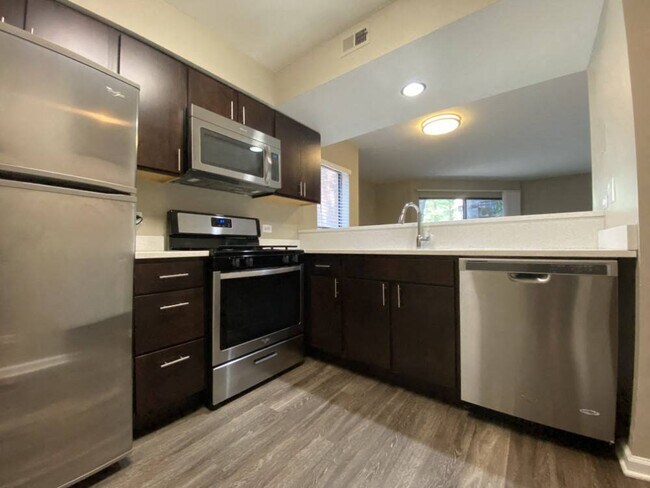 Stainless steel appliances with a built in microwave - 818 W. Willow