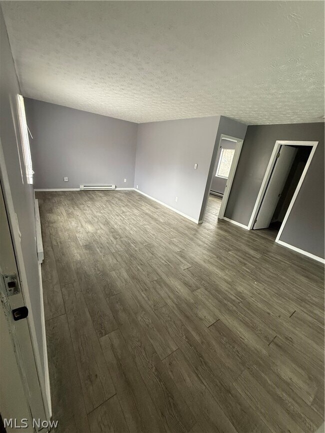 Photo - 658 Sumner St