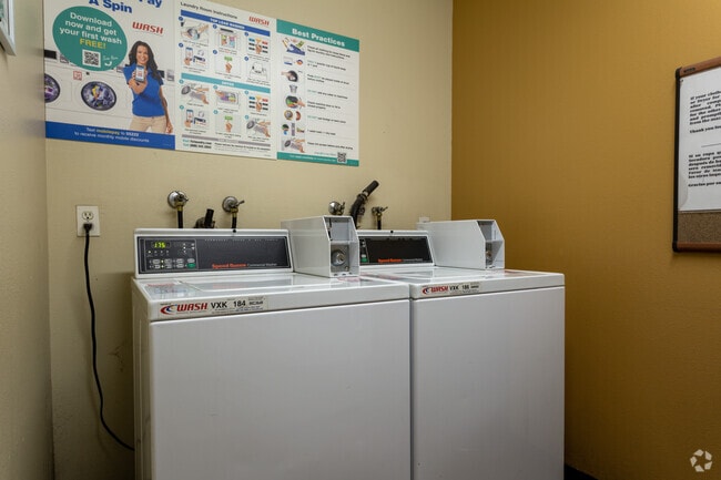 Laundry Facility - Huntington Plaza Senior Apartments | Affor...