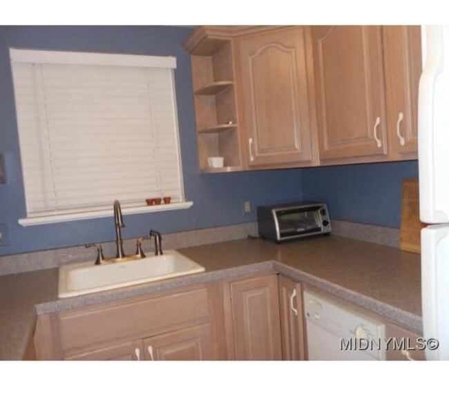 Building Photo - 36 Chestnut Hls Unit 36 Rental
