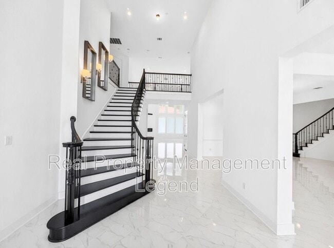 Photo - 809 Jamestown Ln