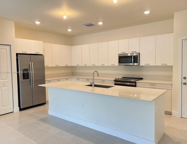 Photo - 8224 NW 43rd St